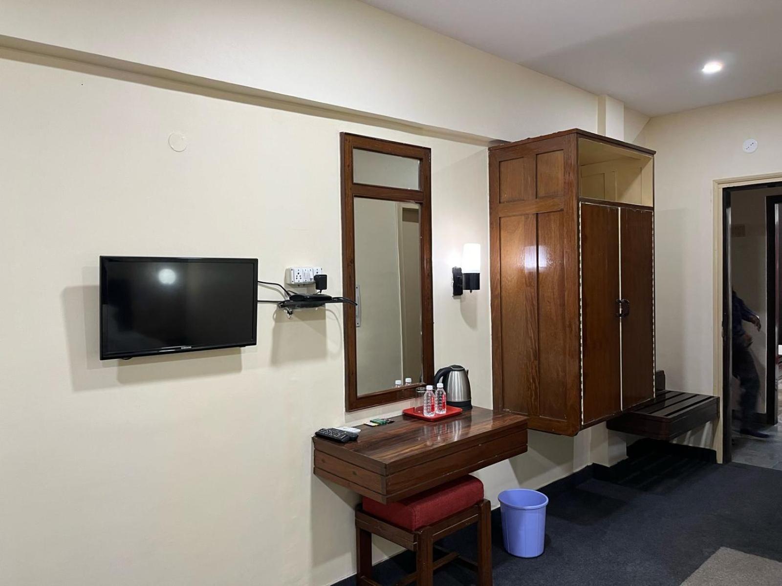 Gautam Hotel Варанаси Экстерьер фото