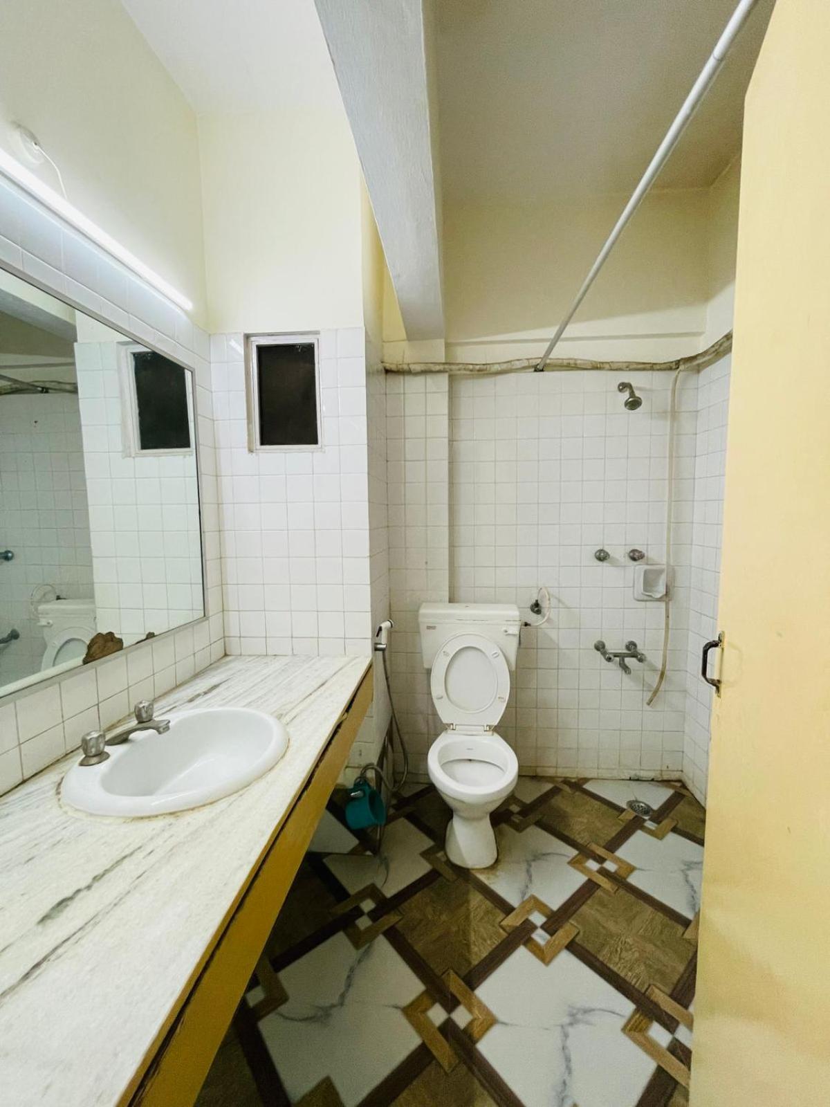 Gautam Hotel Варанаси Экстерьер фото